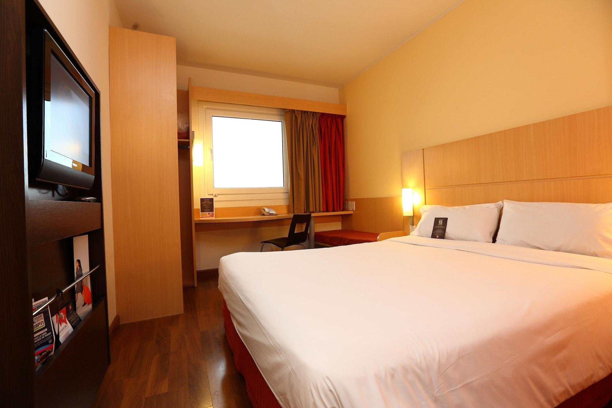 Hotel ibis Buenos Aires Obelisco Exterior foto