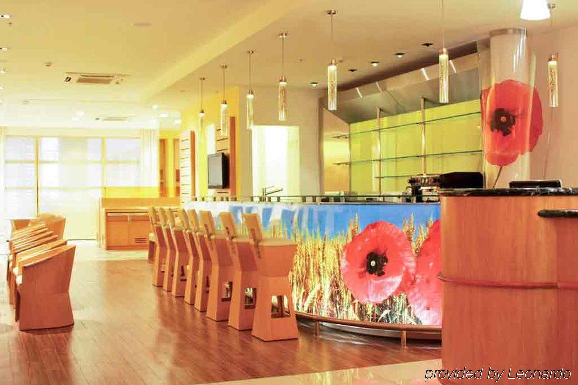 Hotel ibis Buenos Aires Obelisco Exterior foto